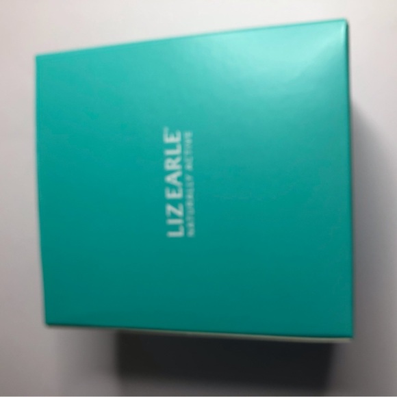 LIZ EARLE SKIN REPAIR COLLECTION - Picture 3 of 3